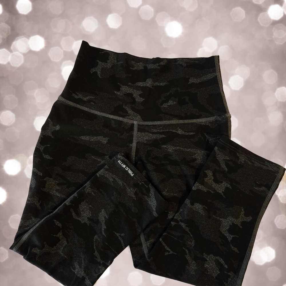 Public Myth Crop‎ Legging - Size XS